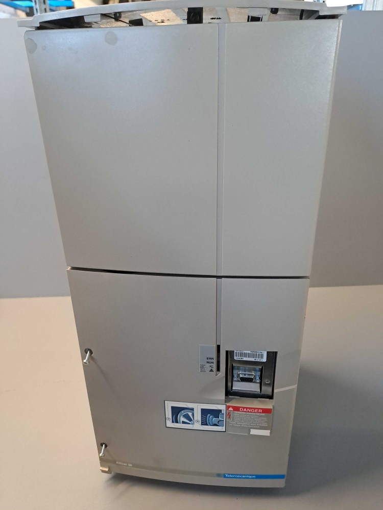 TÉLÉMÉCANIQUE  ATV38HD25N4