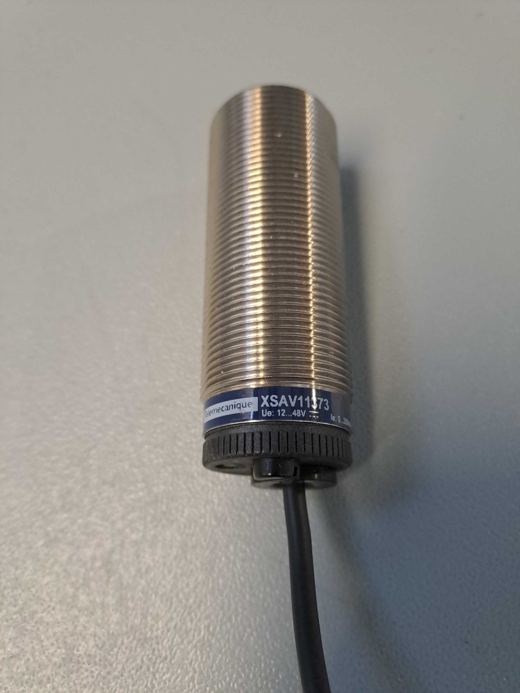 TÉLÉMÉCANIQUE  XSAV11373