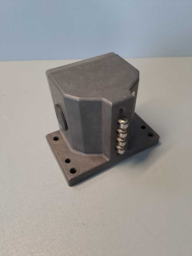 EUCHNER RGBF04R12502M