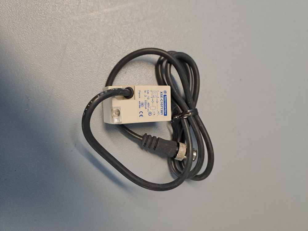 SCHNEIDER XSEC1071301