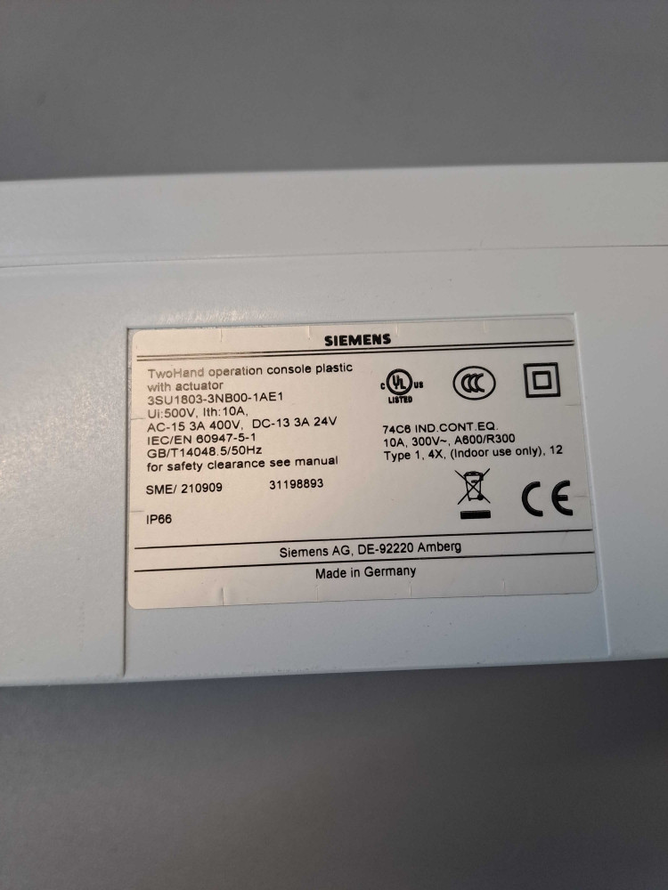 SIEMENS  3SU18033NB001AE1