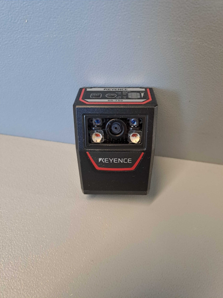 KEYENCE  SR750