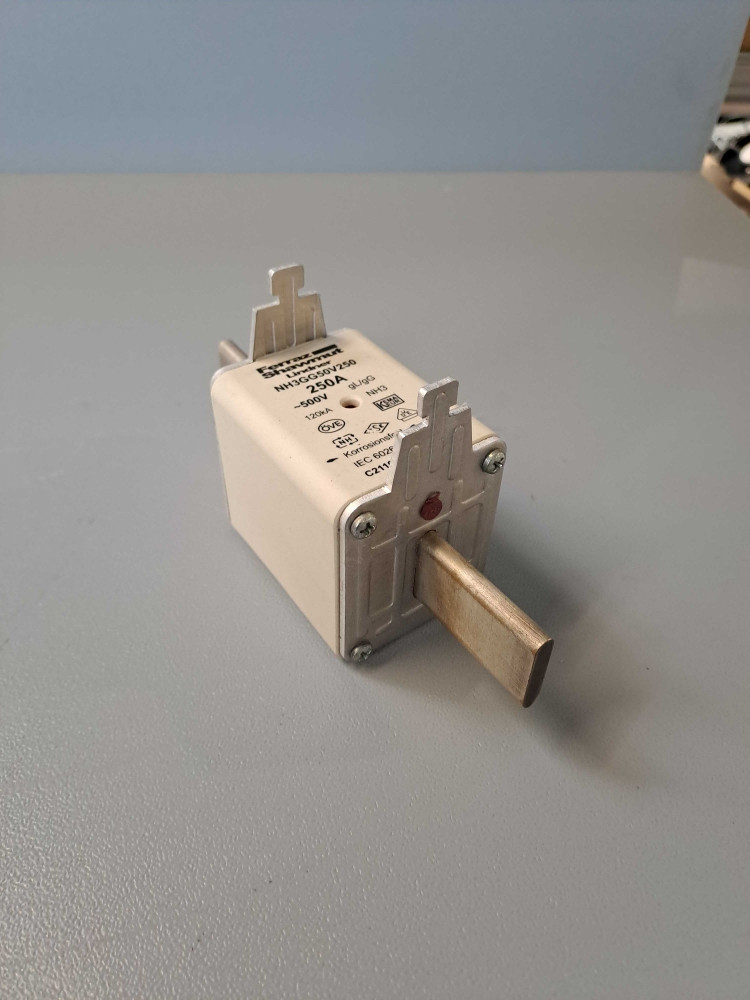 FERRAZ SHAWMUT NH3GG50V250