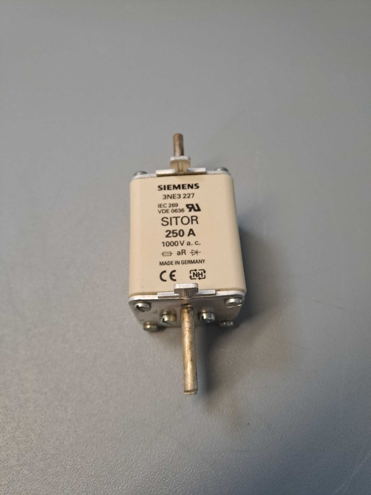 SIEMENS 3NE3227