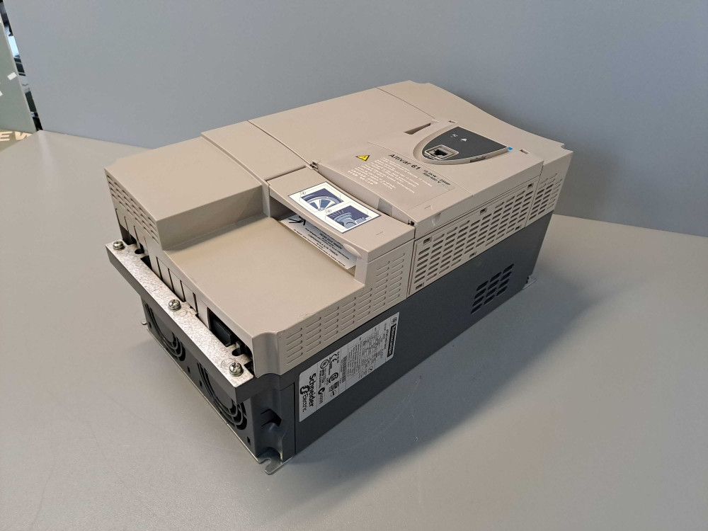 SCHNEIDER  ATV61HD18N4