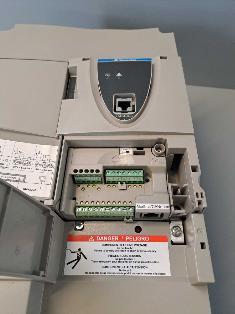 SCHNEIDER  ATV61HD18N4