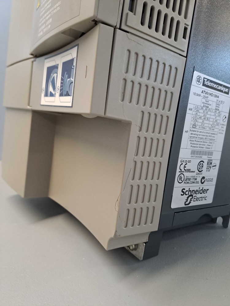 SCHNEIDER  ATV61HD18N4