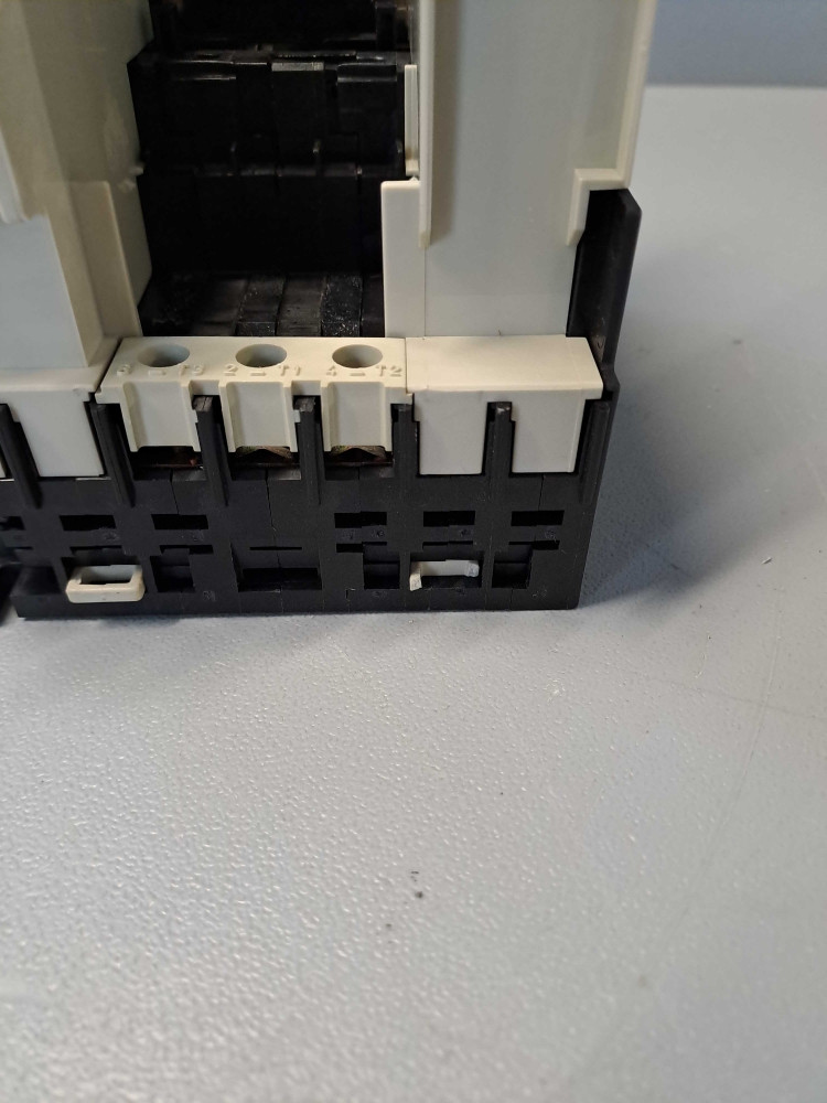 TÉLÉMÉCANIQUE  LD5LB130