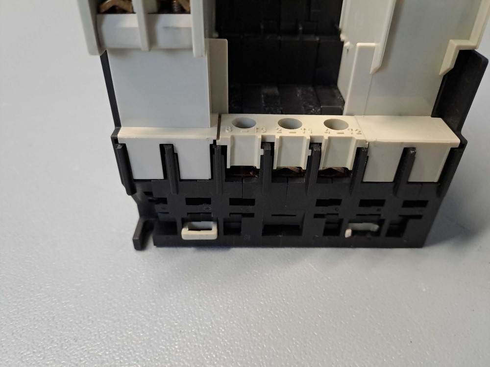 TÉLÉMÉCANIQUE  LD5LB130