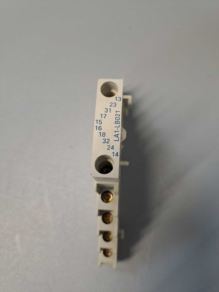 TÉLÉMÉCANIQUE  LA1LB021