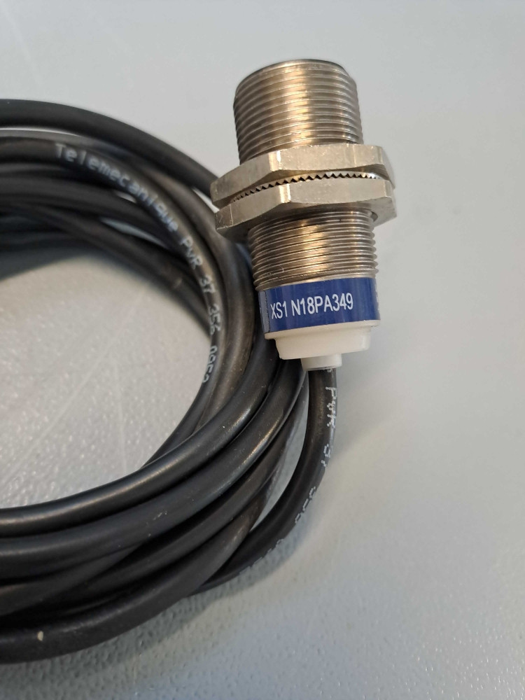 TÉLÉMÉCANIQUE  XS1N18PA349