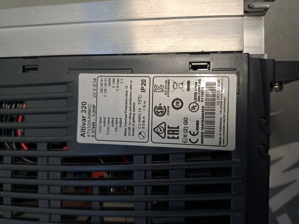 SCHNEIDER ATV320U04M2C