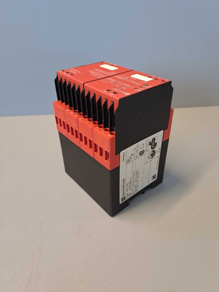 TÉLÉMÉCANIQUE  XPSFB5111