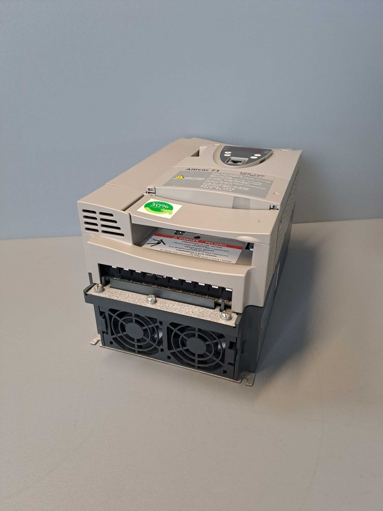 SCHNEIDER  ATV71HU55N4