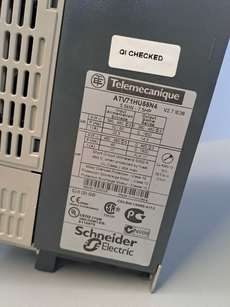 SCHNEIDER  ATV71HU55N4