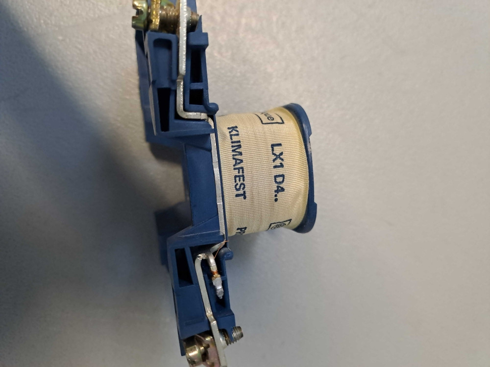 TÉLÉMÉCANIQUE  LX1D4M7