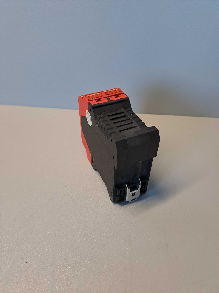 SCHNEIDER  XPSATE5110P