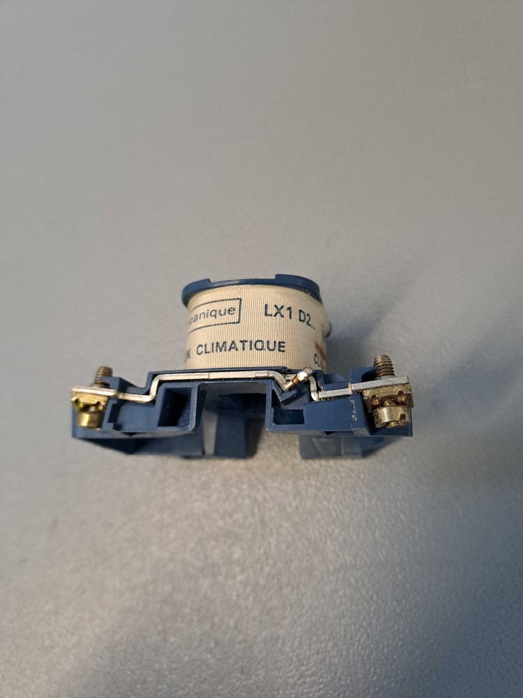 TÉLÉMÉCANIQUE  LX1D2M7