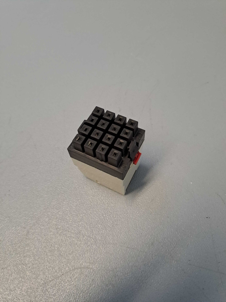 SCHNEIDER  RHN412EA76