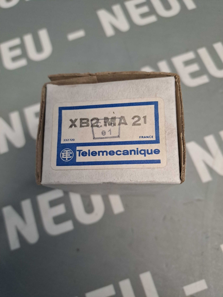 TÉLÉMÉCANIQUE  XB2MA21