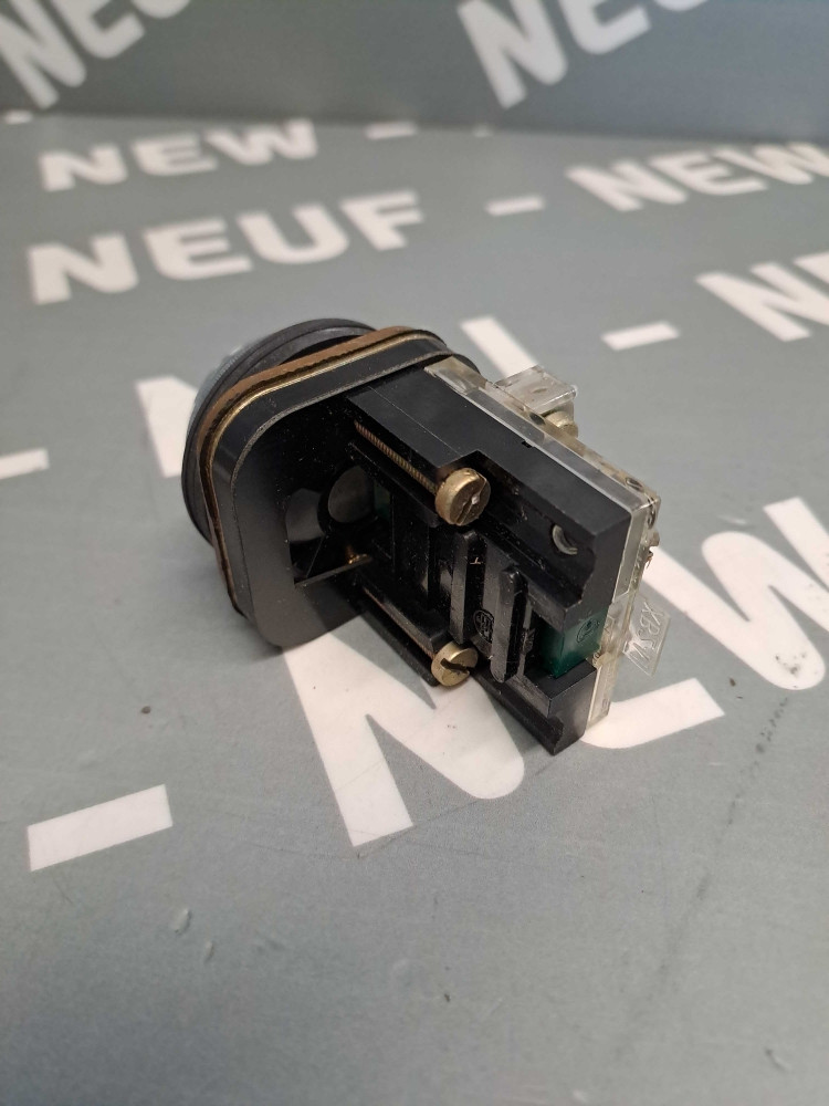 TÉLÉMÉCANIQUE  XB2MA41