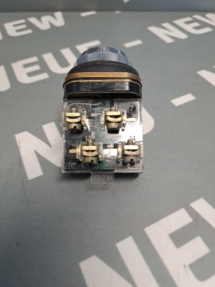 TÉLÉMÉCANIQUE  XB2MA41