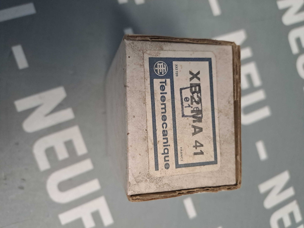 TÉLÉMÉCANIQUE  XB2MA41
