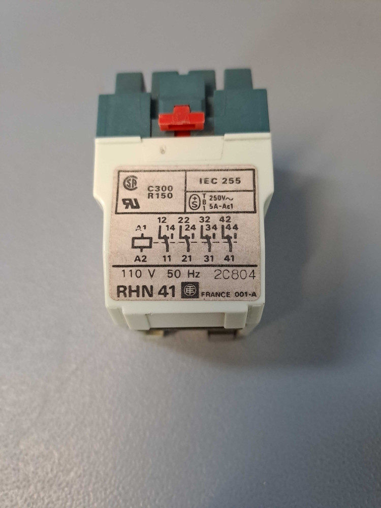 TÉLÉMÉCANIQUE  RHN41 110V