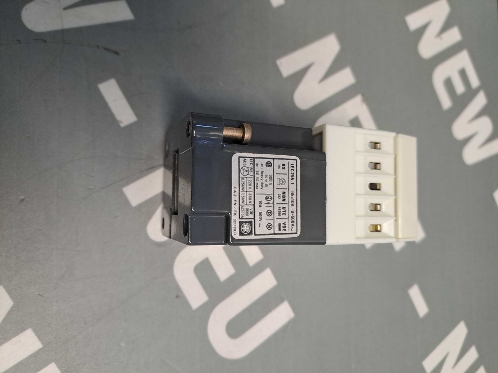 TÉLÉMÉCANIQUE  CA2FN122