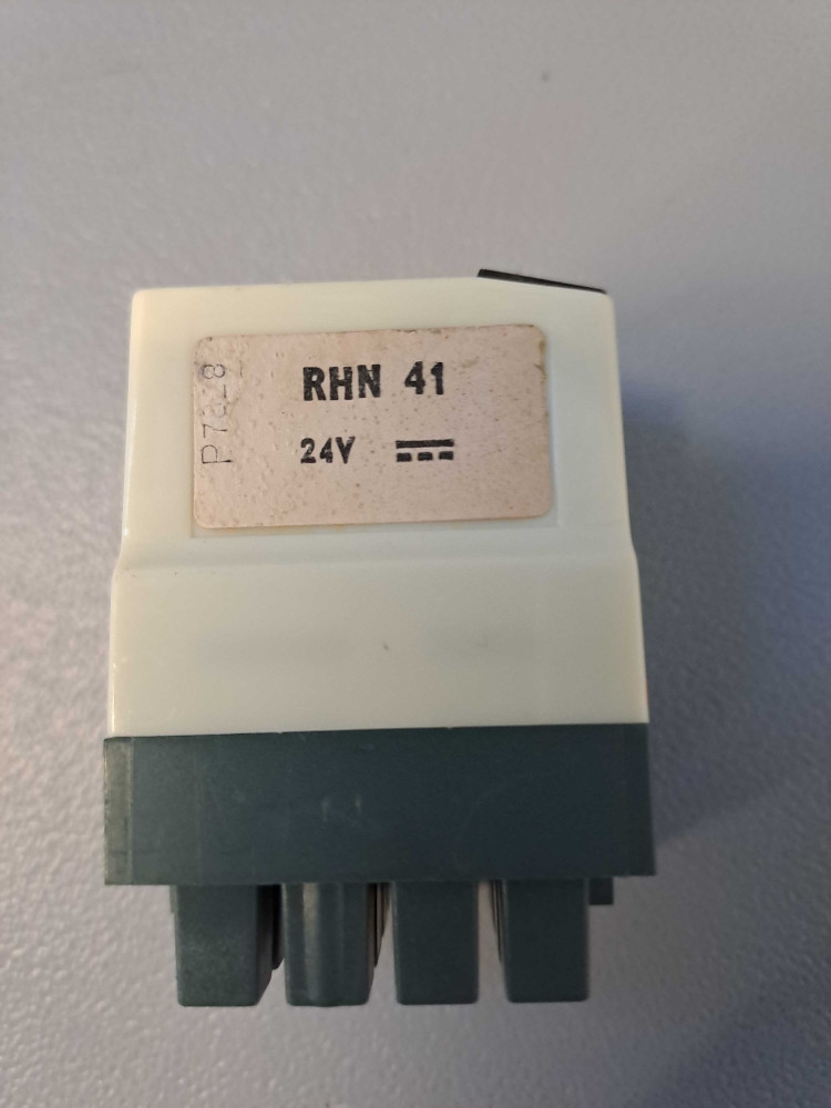 TÉLÉMÉCANIQUE  RHN41 24V