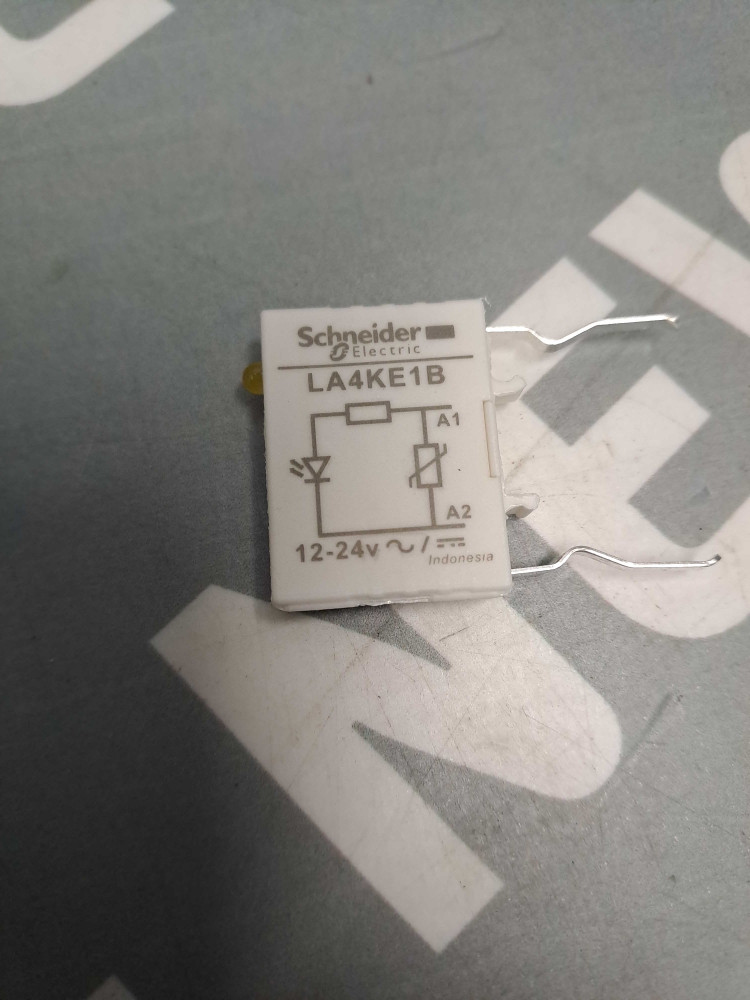 SCHNEIDER  LA4KE1B