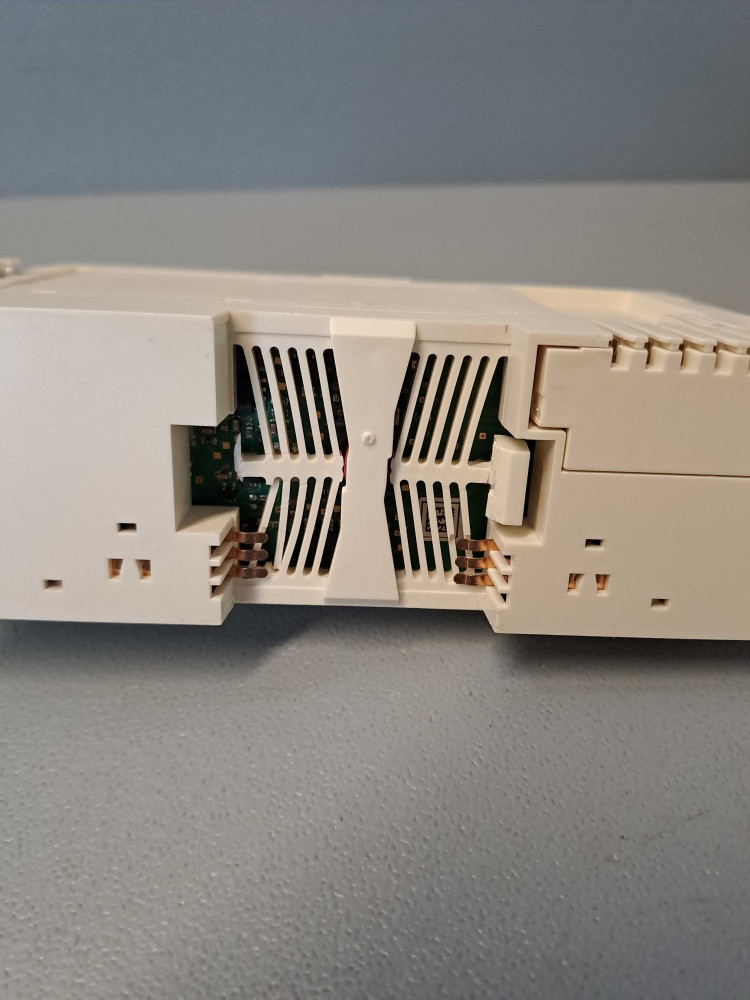 SCHNEIDER STBNIC2212