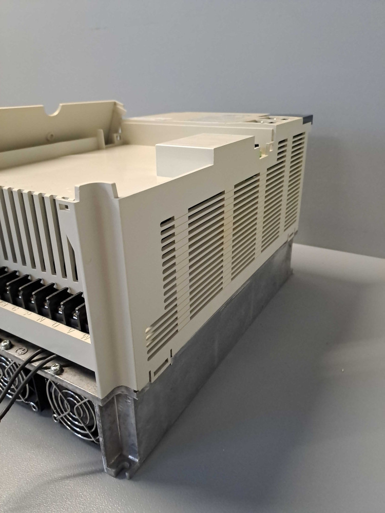 MITSUBISHI MRJ2S700B