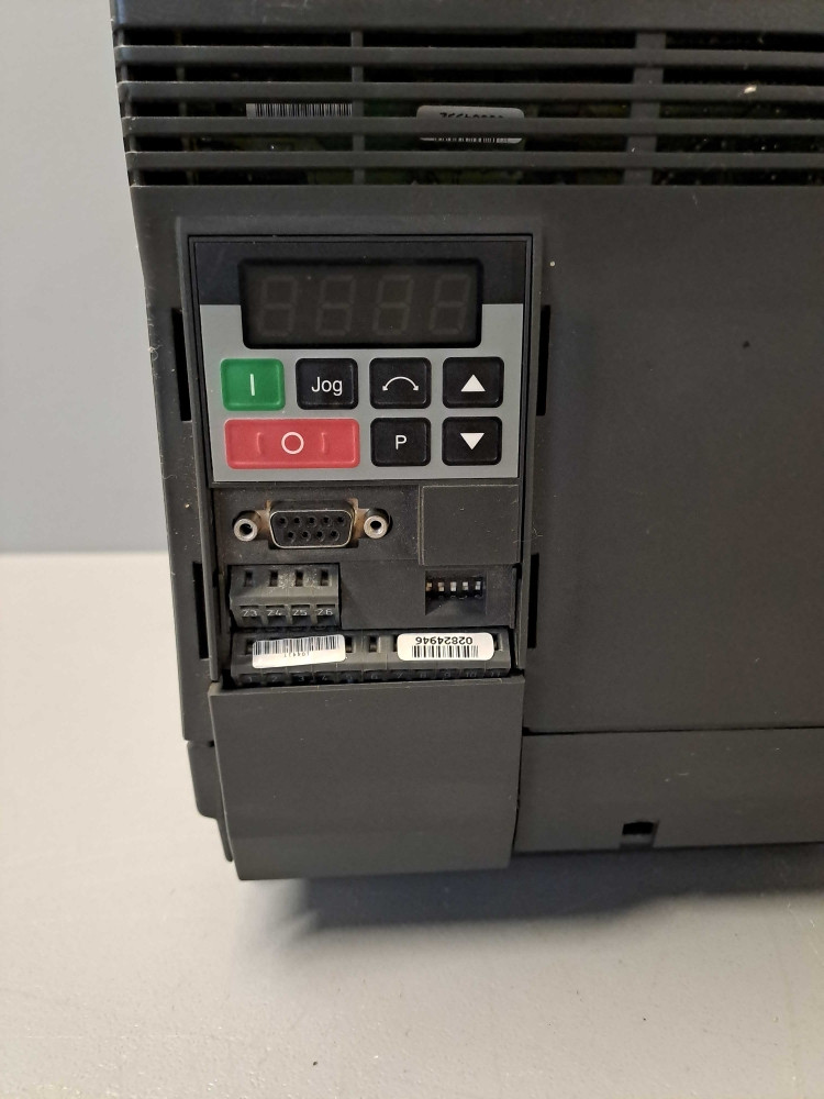 SIEMENS 6SE32210DC40