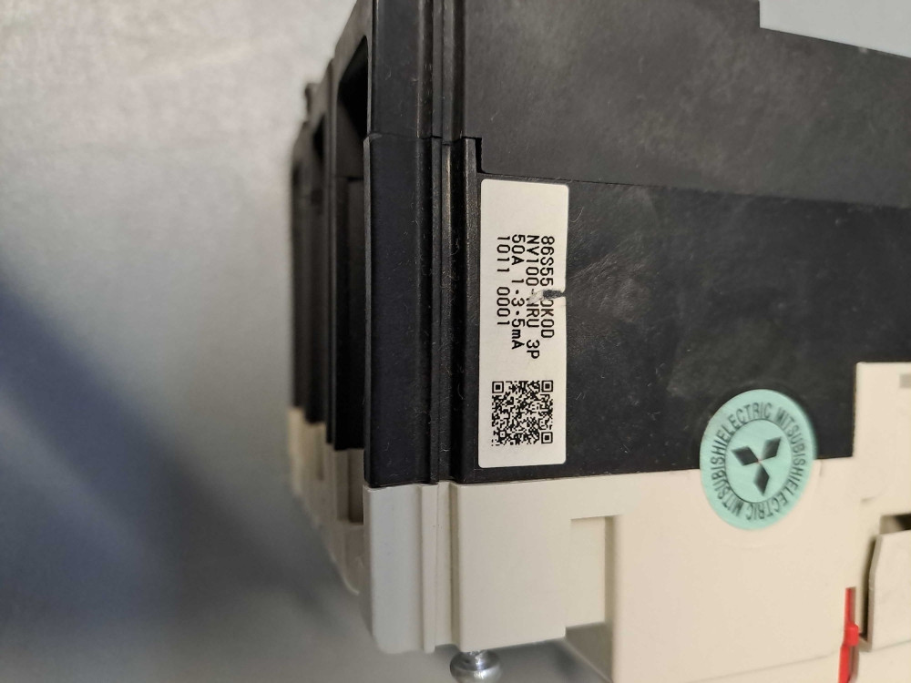 MITSUBISHI  NV100HRU3P50A