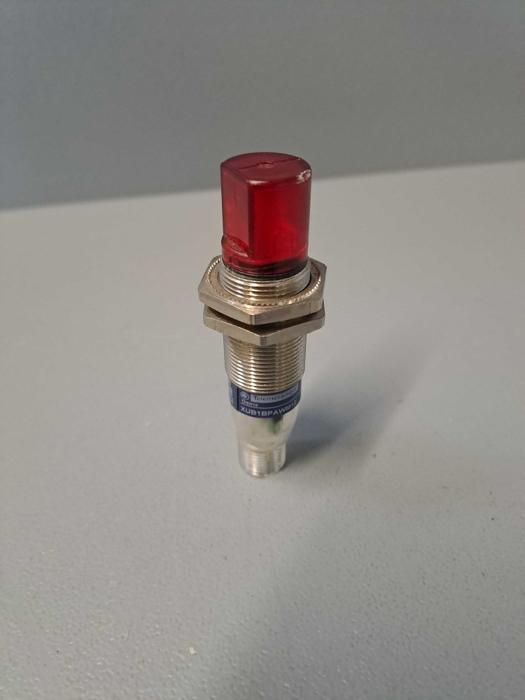 TÉLÉMÉCANIQUE  XUB1BPAWM12