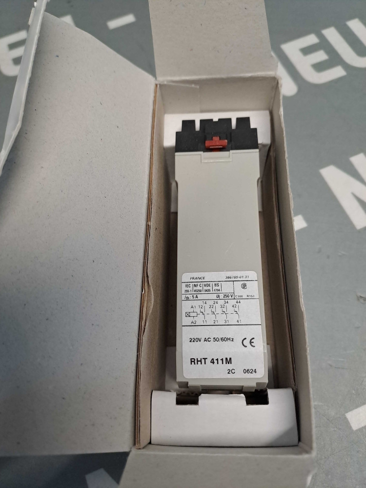SCHNEIDER  RHT411M
