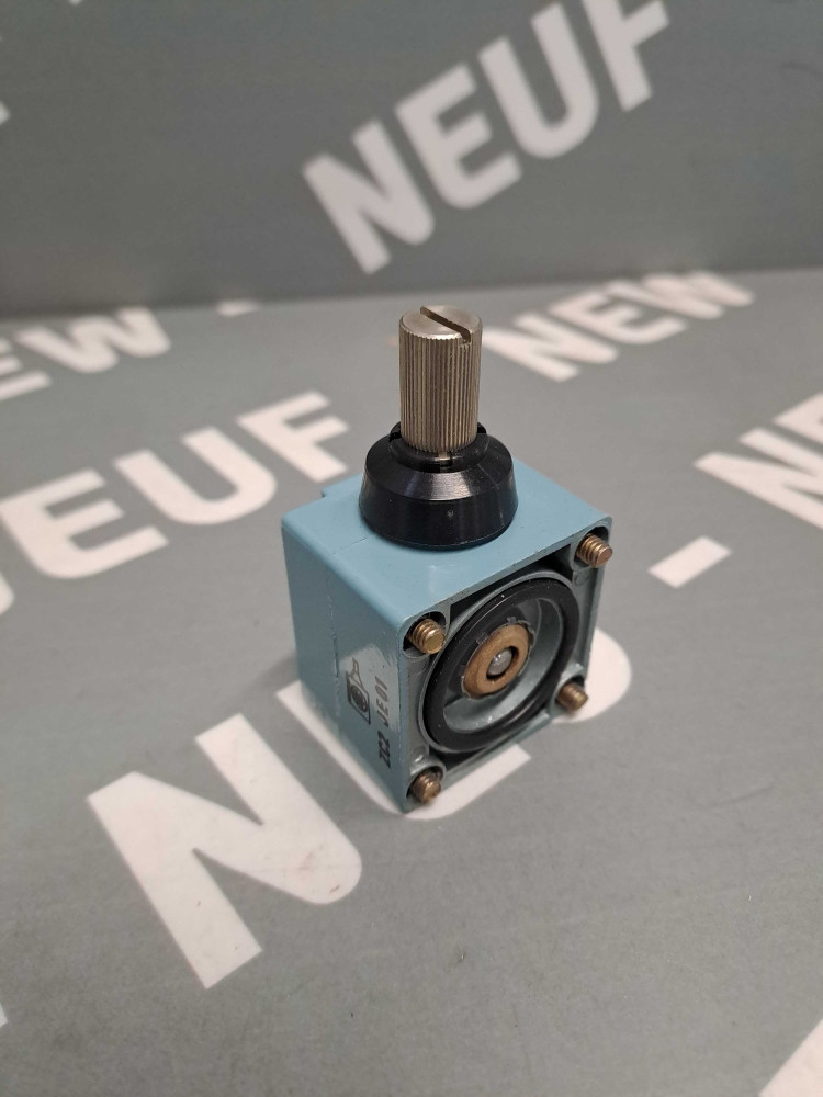 TÉLÉMÉCANIQUE  ZC2JE01