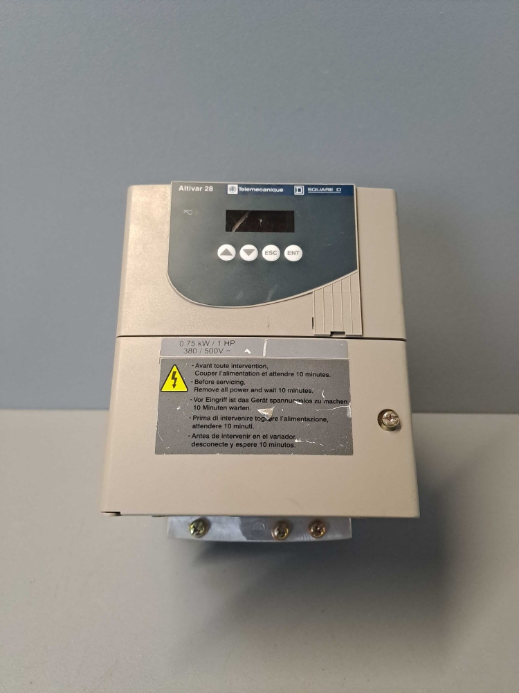 SCHNEIDER  ATV28HU18N4