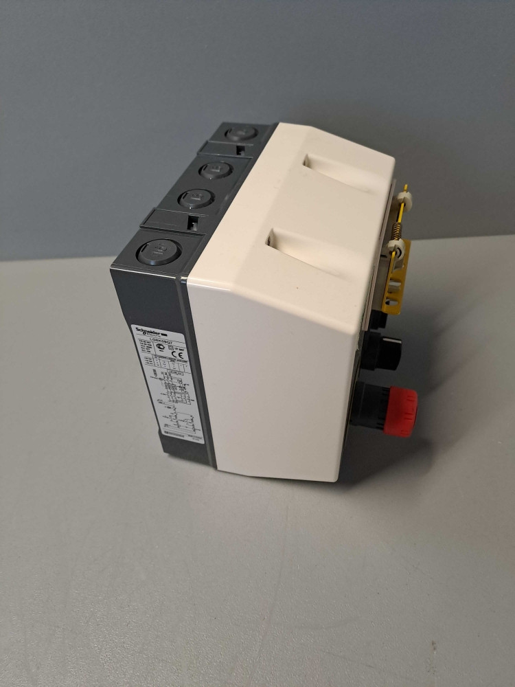 SCHNEIDER  LG8K09Q7