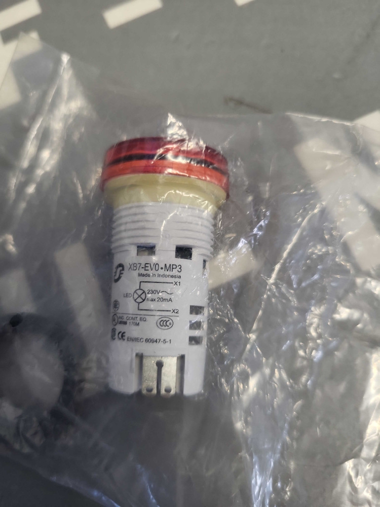 SCHNEIDER  XB7EV0MP3