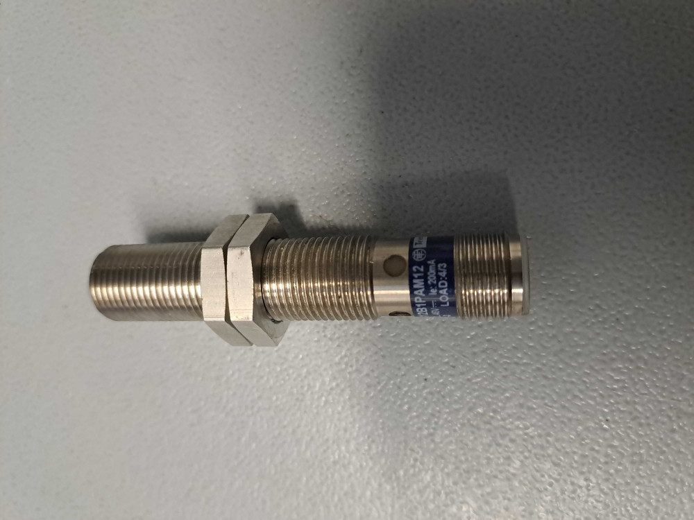 TÉLÉMÉCANIQUE  XS612B1PAM12