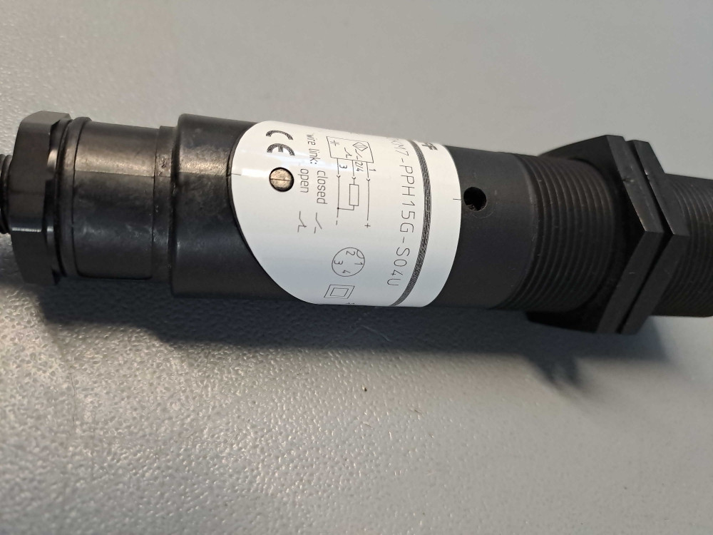 BALLUFF BCS M30KM7-PPH15G-S04U