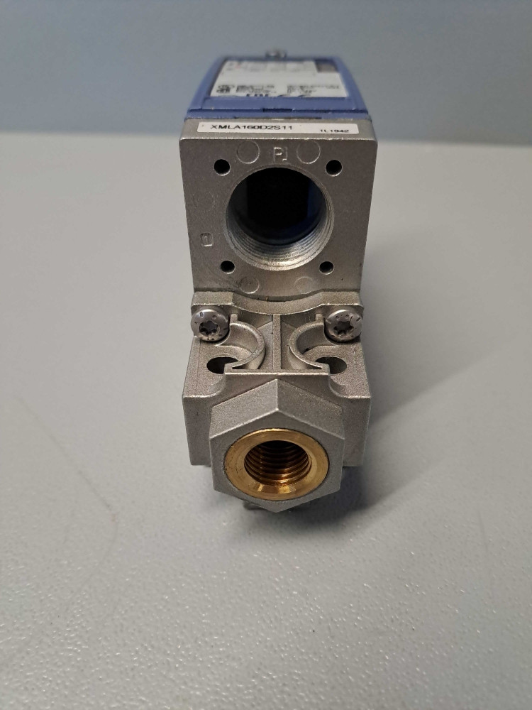 TÉLÉMÉCANIQUE  XMLA160D2S11