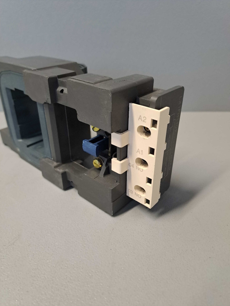 TÉLÉMÉCANIQUE  LX1FH1102