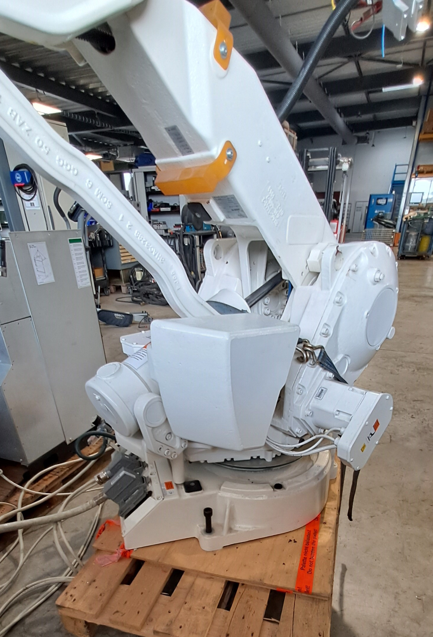 ABB ROBOTIC IRB4400