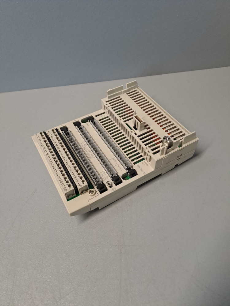 SCHNEIDER  170ADM39030