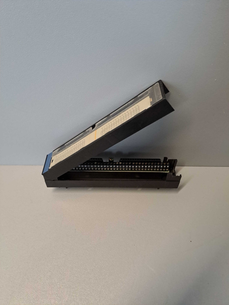 TÉLÉMÉCANIQUE  TSXBLK7