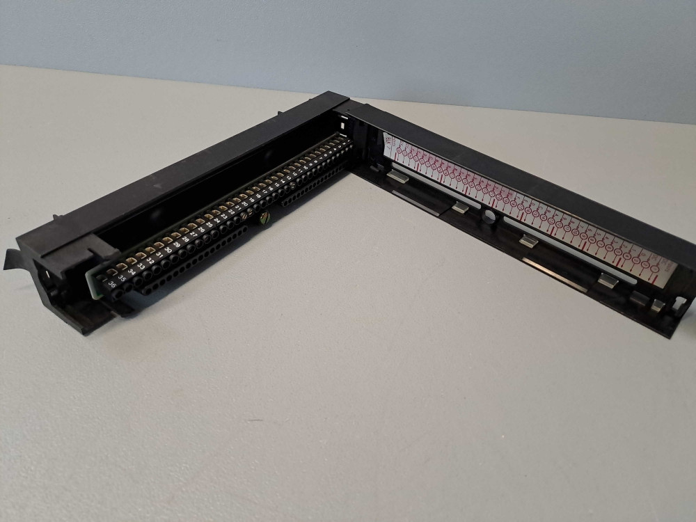 TÉLÉMÉCANIQUE  TSXBLK7