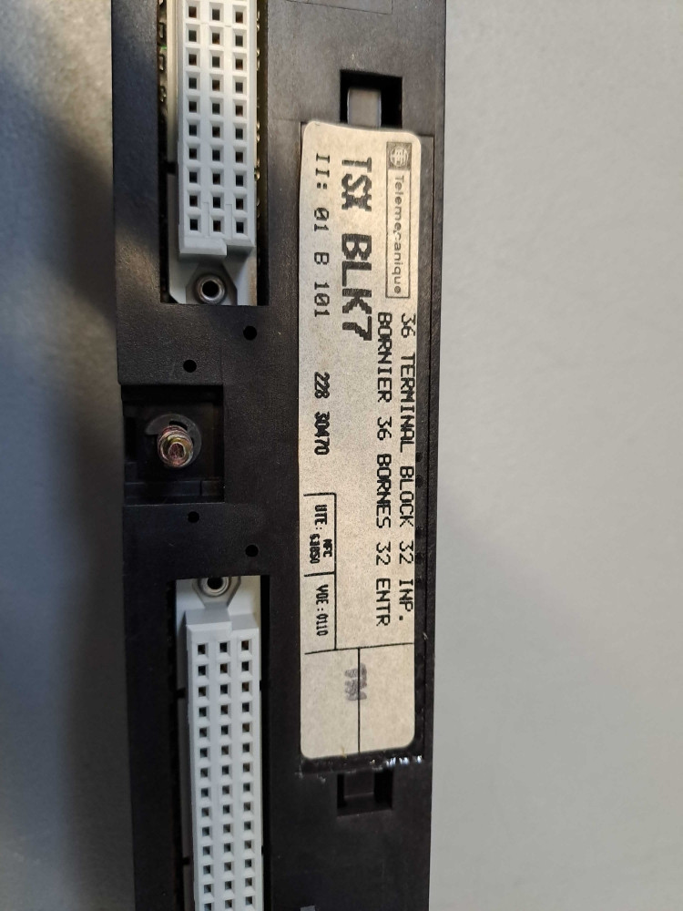 TÉLÉMÉCANIQUE  TSXBLK7